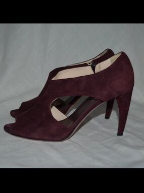 Sz 36.5 6.5 Prada Purple Suede Peep Toe Side Zip 3.5" Heels
